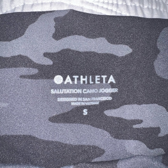 ATHLETA CAMUFLAJE LEGGINGS. Size Small - Picture 5 of 8